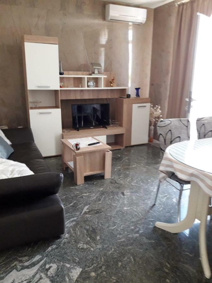 Apartmani Buba Podstrana Esterno foto
